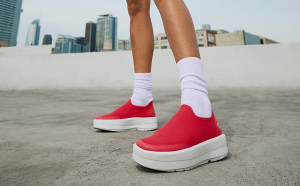 5272_neon_berry_lifestyle-1.png