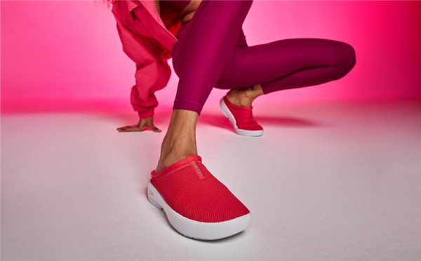 Womens_NeonBerry_OOcoozieSport1-1.jpg