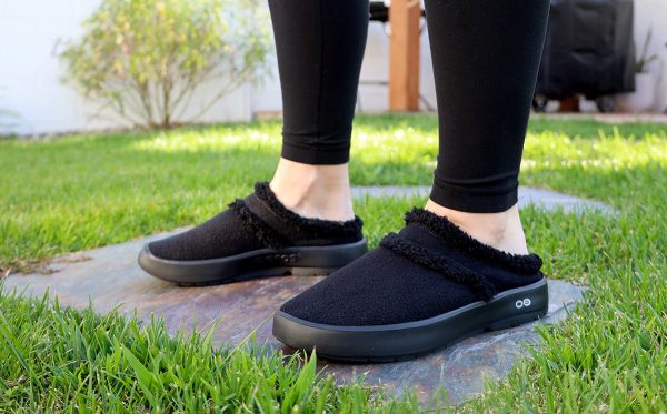 Womens_OOcoozieMule_black2.jpg